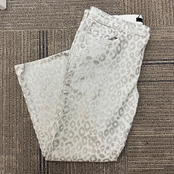 J Brand Selena Mid Rise Crop Boot Corduroy Jeans in Snow Leopard - Picture 1 of 9